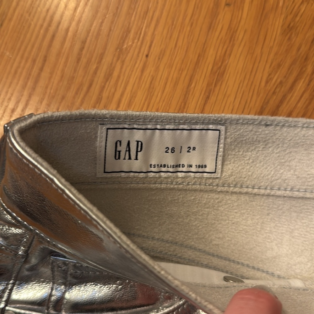 Gap Silver Vegan Mini Skirt, sz 2 - Picture 4 of 8